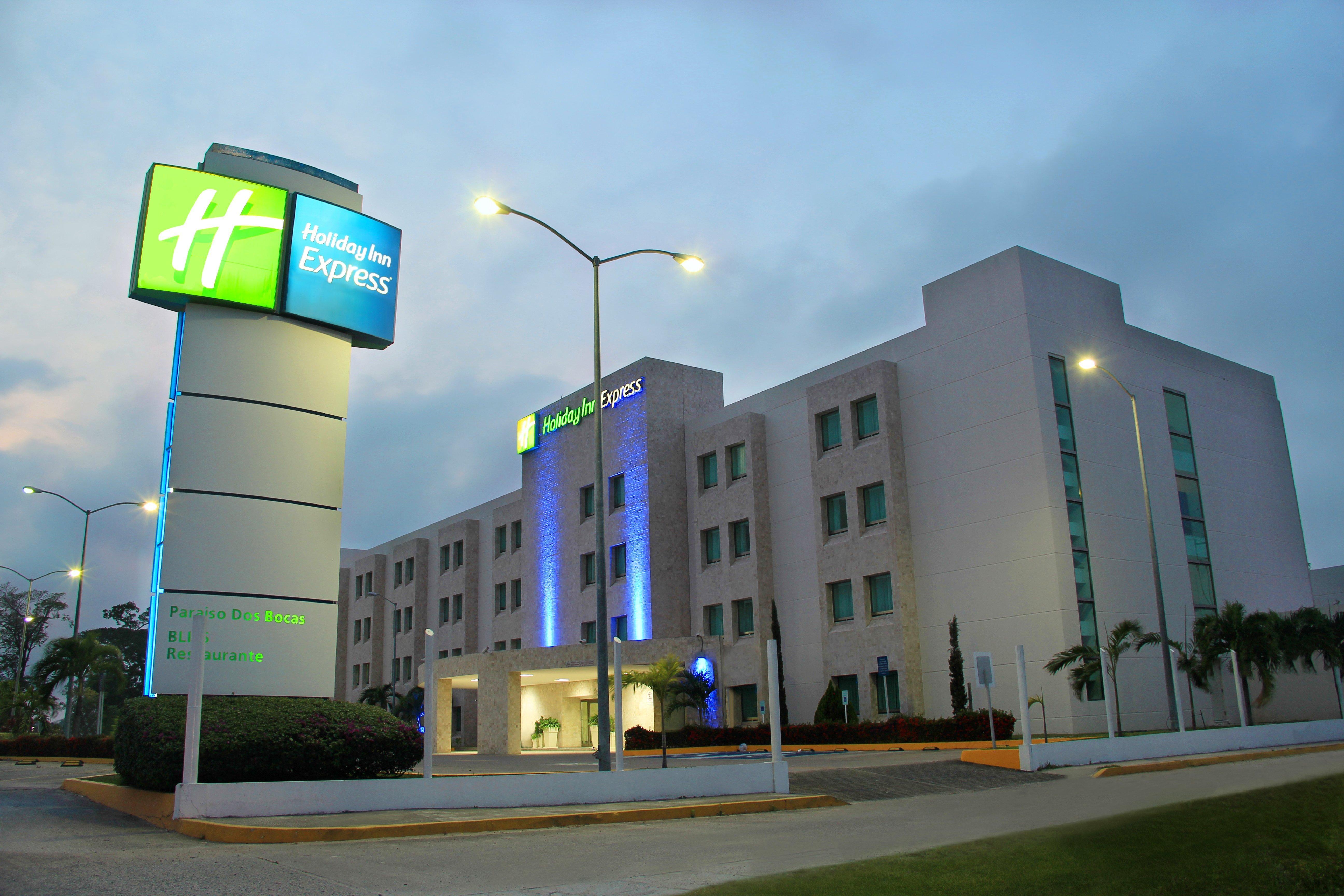 Holiday Inn Express Paraiso - Dos Bocas, An Ihg Hotel Экстерьер фото