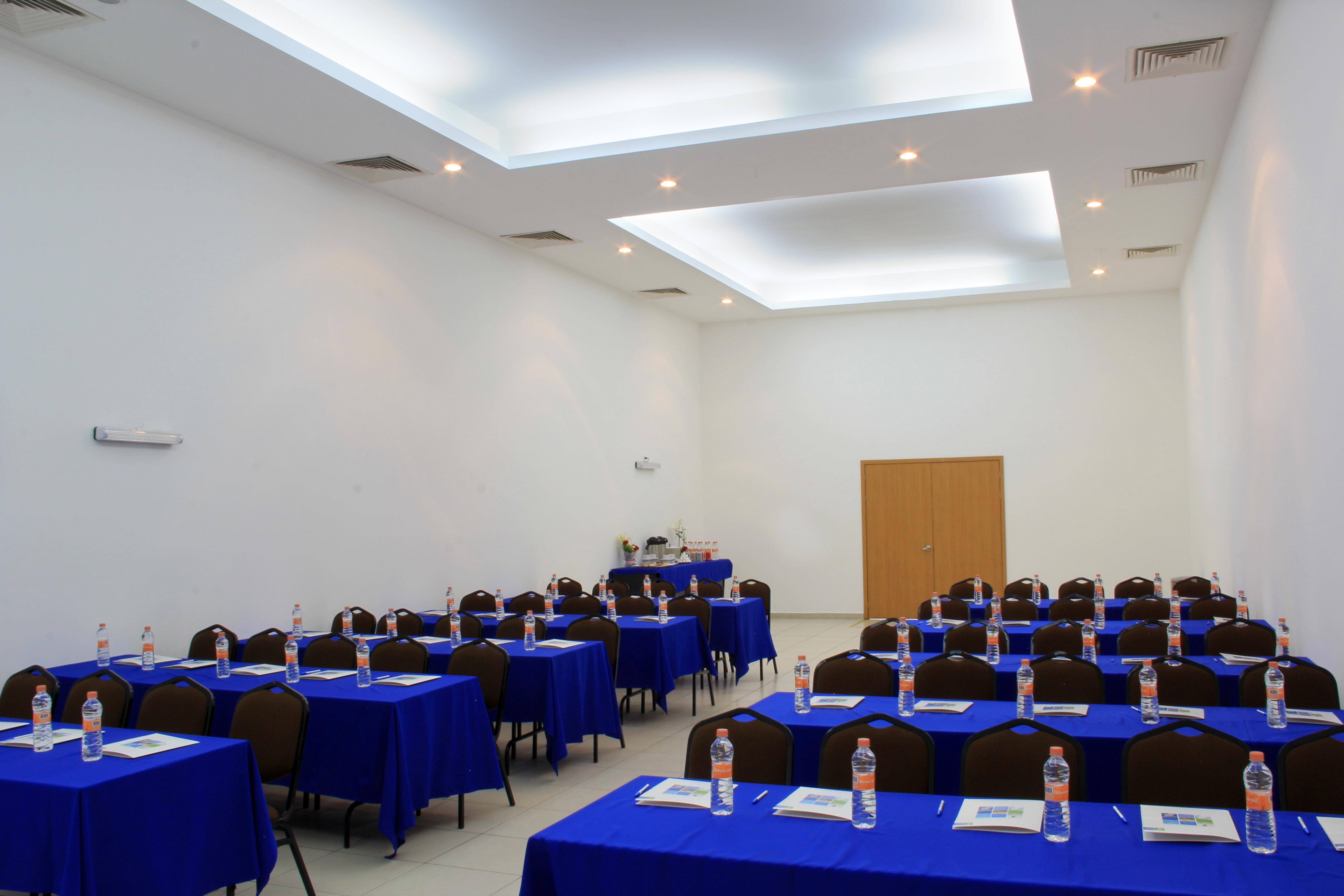 Holiday Inn Express Paraiso - Dos Bocas, An Ihg Hotel Экстерьер фото