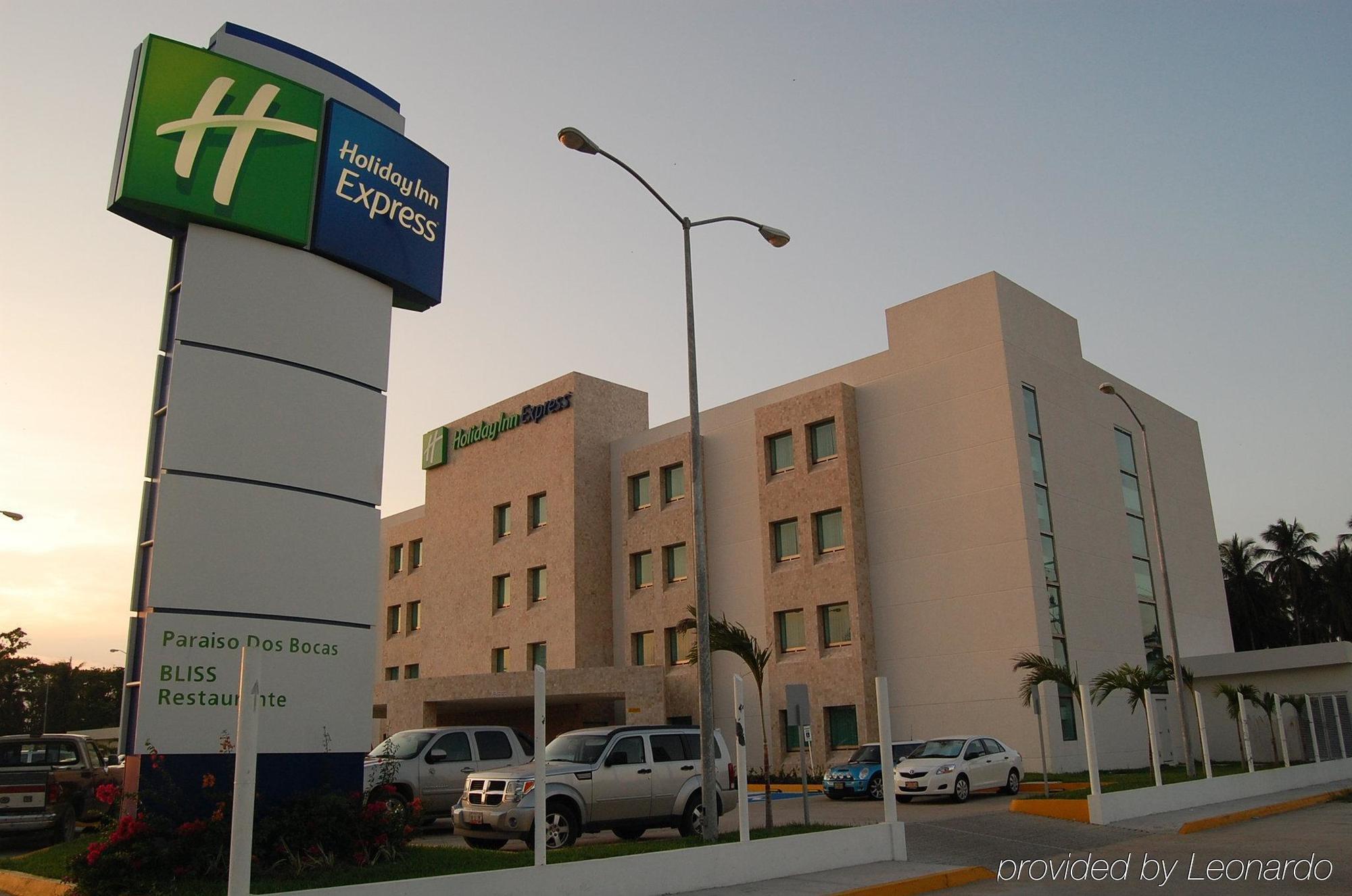 Holiday Inn Express Paraiso - Dos Bocas, An Ihg Hotel Экстерьер фото